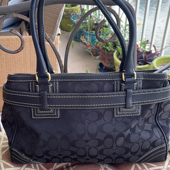 Coach CC HAMPTON Black Vintage Satchel with Brass & Belt Detail - Picture 3 of 8